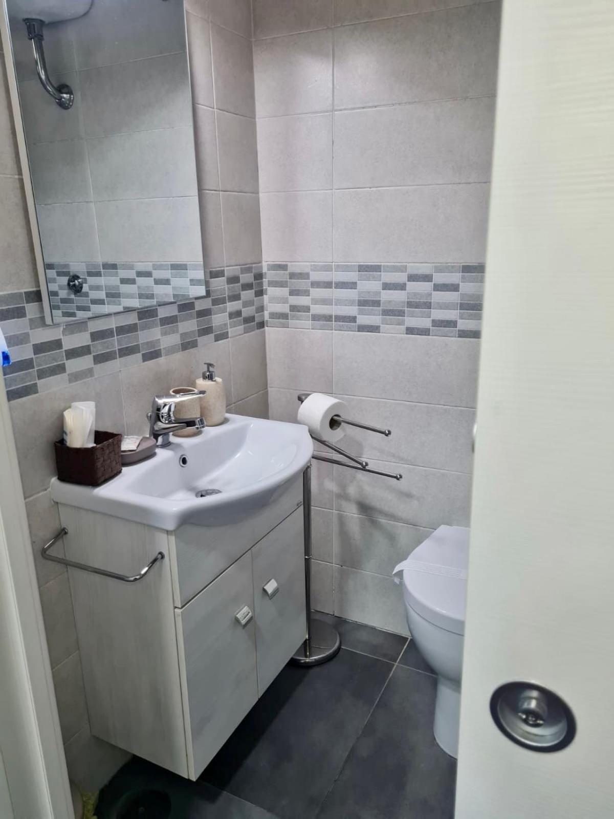Clale Rooms Наполи Екстериор снимка