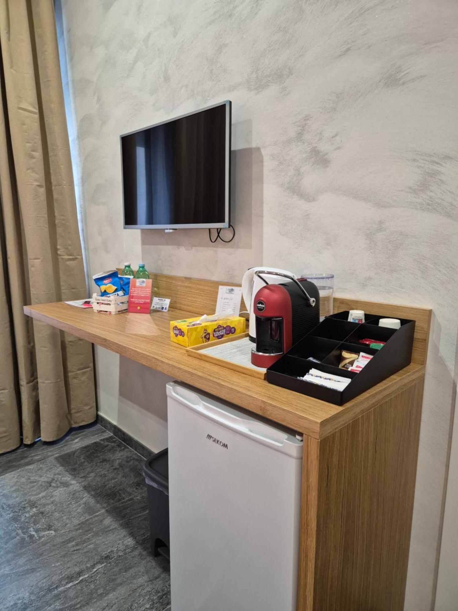 Clale Rooms Наполи Екстериор снимка