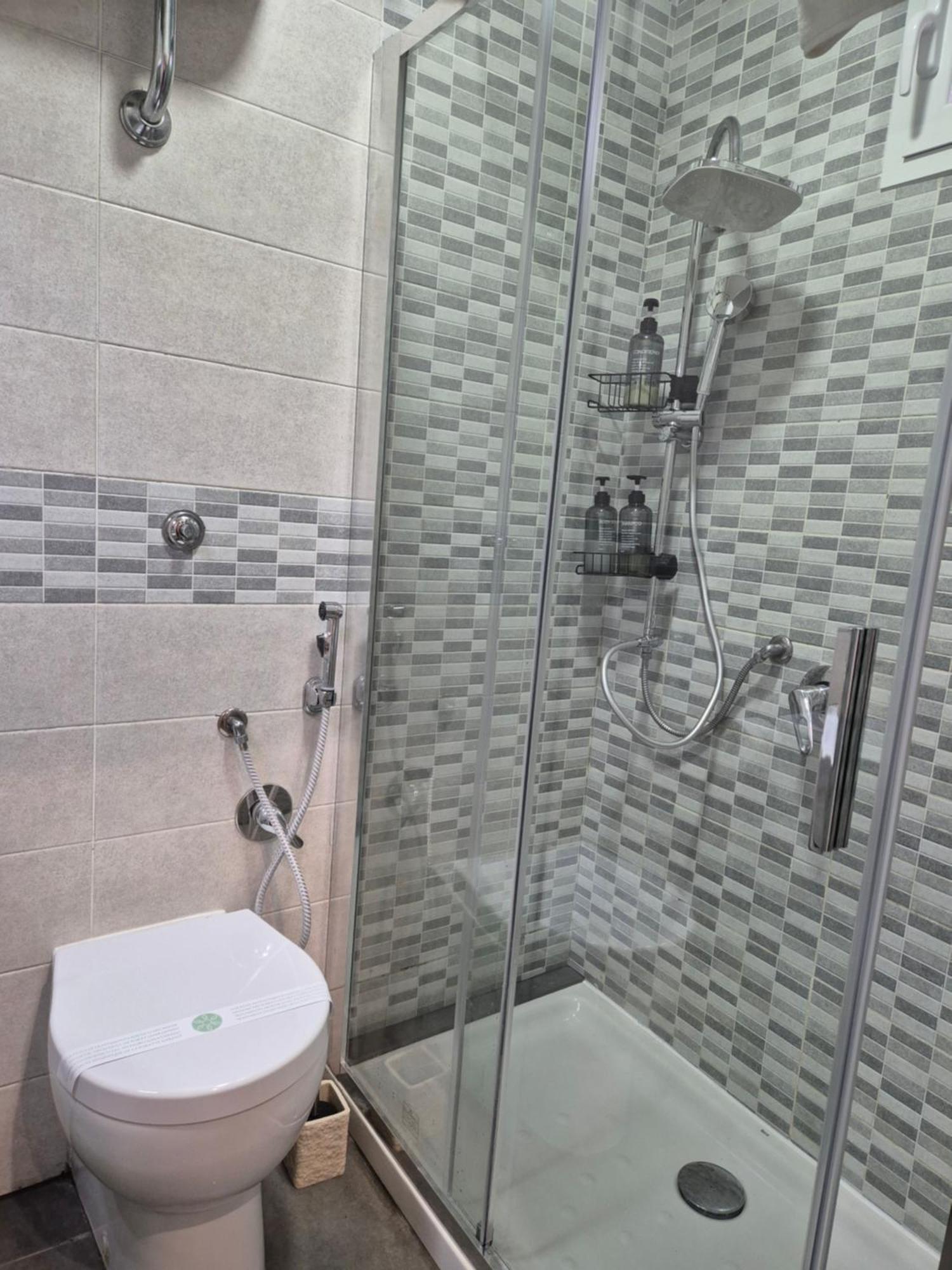 Clale Rooms Наполи Екстериор снимка