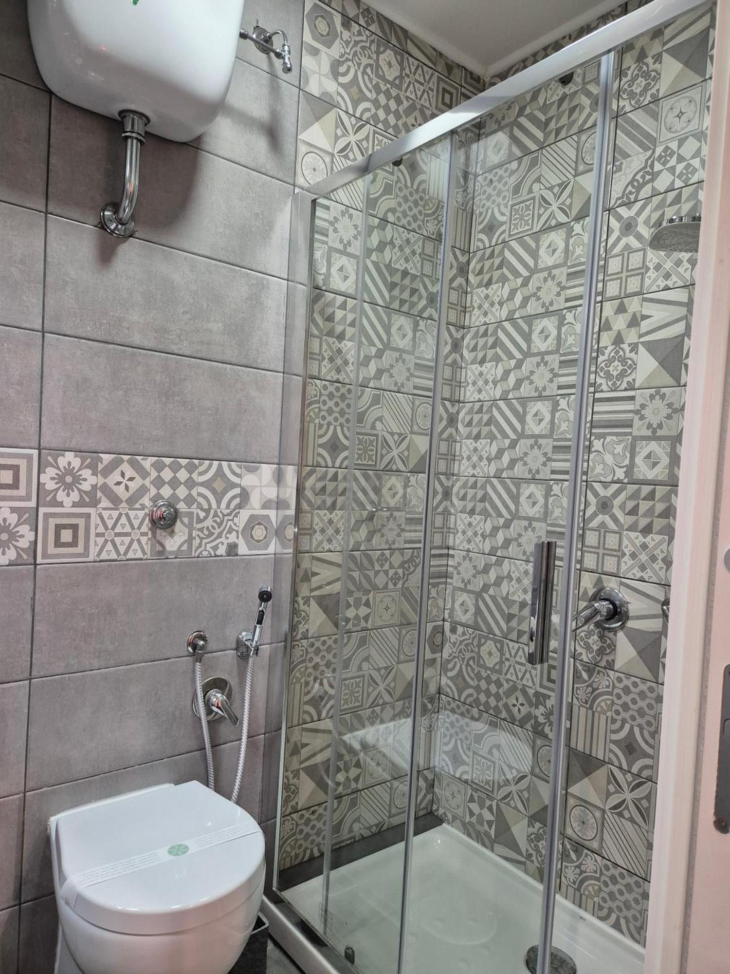 Clale Rooms Наполи Екстериор снимка